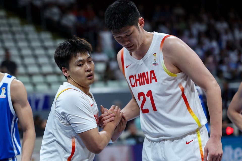 乐鱼体育官方入口-拒重演马尼拉悲剧！中国男篮连续两场大逆转 出线前景大好